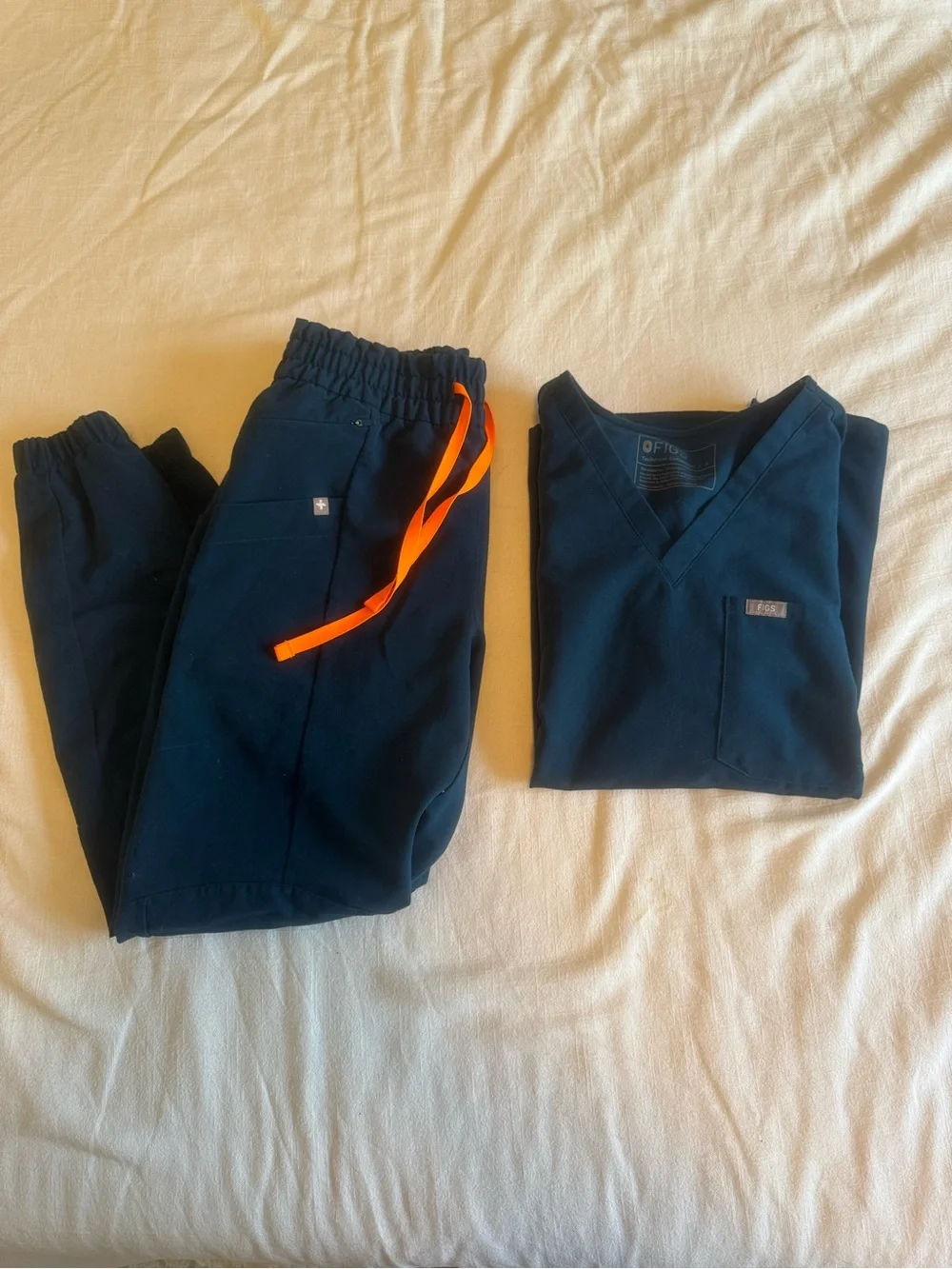 Figs Caribbean Blue Jogger Scrub Set - Picture 1 of 3